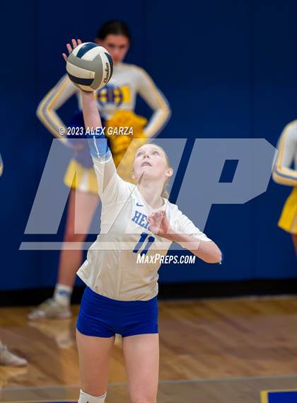 Thumbnail 2 in South San vs Alamo Heights (UIL 5A Region 4 Bi-District Playoff) photogallery.