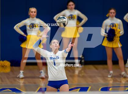 Thumbnail 1 in South San vs Alamo Heights (UIL 5A Region 4 Bi-District Playoff) photogallery.