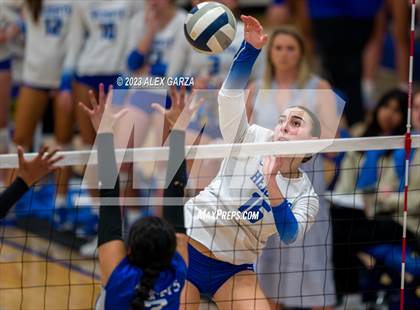 Thumbnail 2 in South San vs Alamo Heights (UIL 5A Region 4 Bi-District Playoff) photogallery.