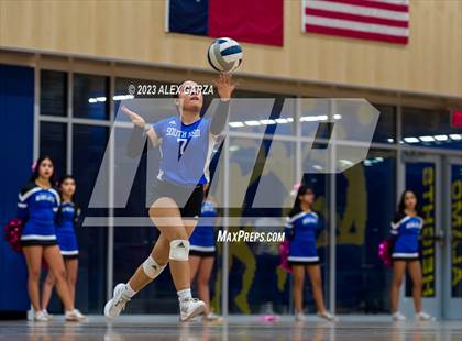 Thumbnail 3 in South San vs Alamo Heights (UIL 5A Region 4 Bi-District Playoff) photogallery.