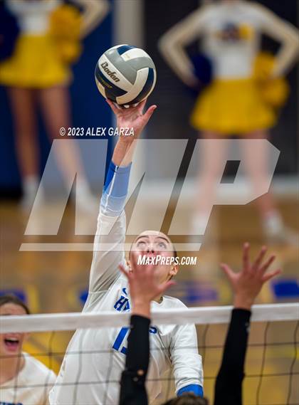 Thumbnail 1 in South San vs Alamo Heights (UIL 5A Region 4 Bi-District Playoff) photogallery.