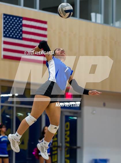 Thumbnail 3 in South San vs Alamo Heights (UIL 5A Region 4 Bi-District Playoff) photogallery.
