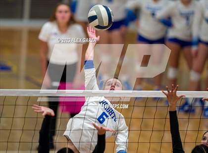 Thumbnail 1 in South San vs Alamo Heights (UIL 5A Region 4 Bi-District Playoff) photogallery.