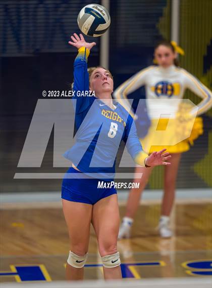 Thumbnail 2 in South San vs Alamo Heights (UIL 5A Region 4 Bi-District Playoff) photogallery.