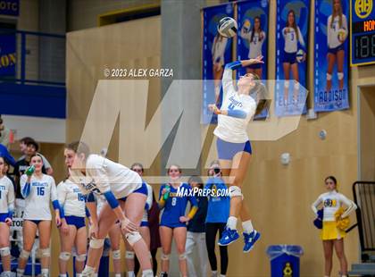 Thumbnail 3 in South San vs Alamo Heights (UIL 5A Region 4 Bi-District Playoff) photogallery.