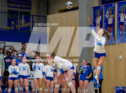 Thumbnail 1 in South San vs Alamo Heights (UIL 5A Region 4 Bi-District Playoff) photogallery.