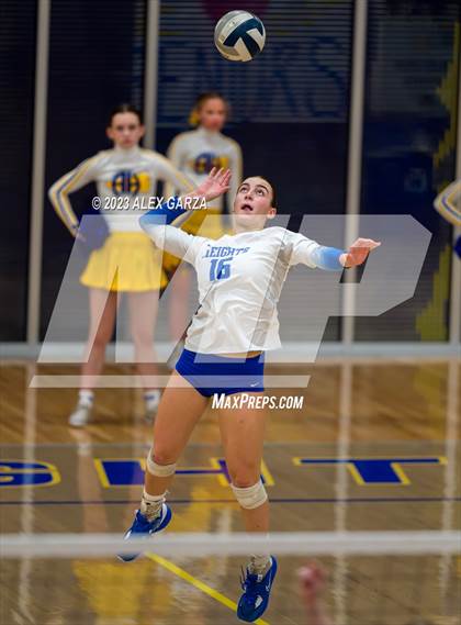 Thumbnail 1 in South San vs Alamo Heights (UIL 5A Region 4 Bi-District Playoff) photogallery.