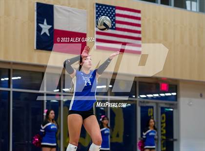 Thumbnail 3 in South San vs Alamo Heights (UIL 5A Region 4 Bi-District Playoff) photogallery.