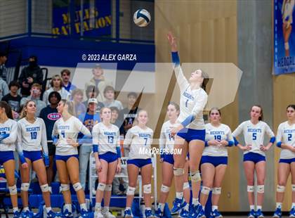 Thumbnail 1 in South San vs Alamo Heights (UIL 5A Region 4 Bi-District Playoff) photogallery.
