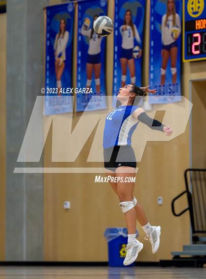 Thumbnail 3 in South San vs Alamo Heights (UIL 5A Region 4 Bi-District Playoff) photogallery.
