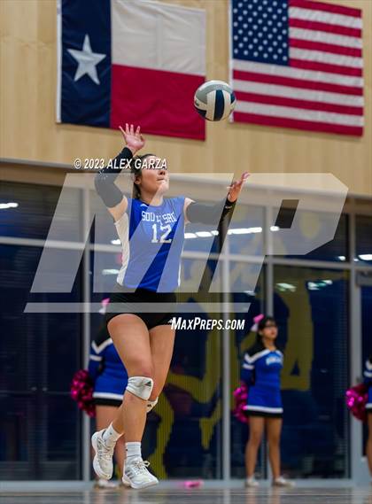 Thumbnail 2 in South San vs Alamo Heights (UIL 5A Region 4 Bi-District Playoff) photogallery.