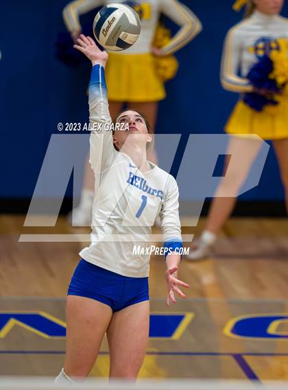 Thumbnail 1 in South San vs Alamo Heights (UIL 5A Region 4 Bi-District Playoff) photogallery.