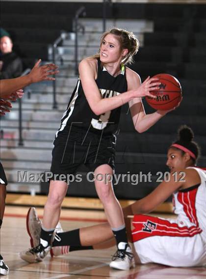 Thumbnail 2 in Rock Canyon @ Denver East (CHSAA 5A 2nd Round) photogallery.