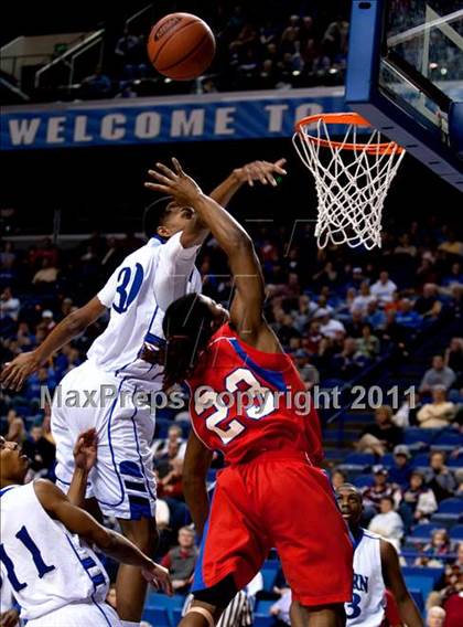 Thumbnail 1 in Eastern vs. Christian County (KHSAA Sweet 16 Semifinal) photogallery.