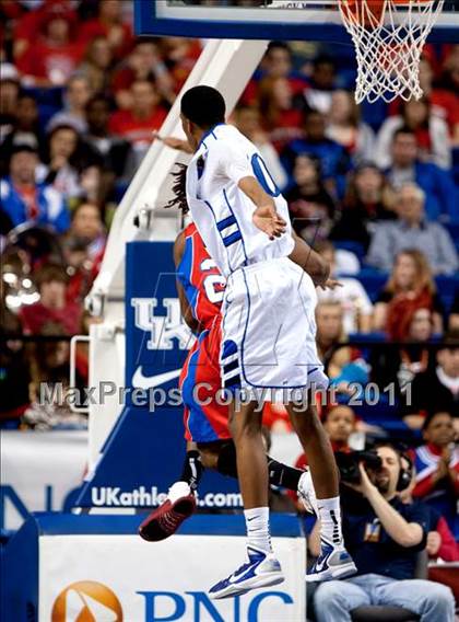 Thumbnail 2 in Eastern vs. Christian County (KHSAA Sweet 16 Semifinal) photogallery.