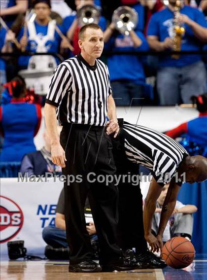 Thumbnail 2 in Eastern vs. Christian County (KHSAA Sweet 16 Semifinal) photogallery.
