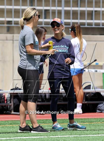 Thumbnail 3 in Corona Del Mar vs. Mater Dei (CIF OC Semifinal) photogallery.