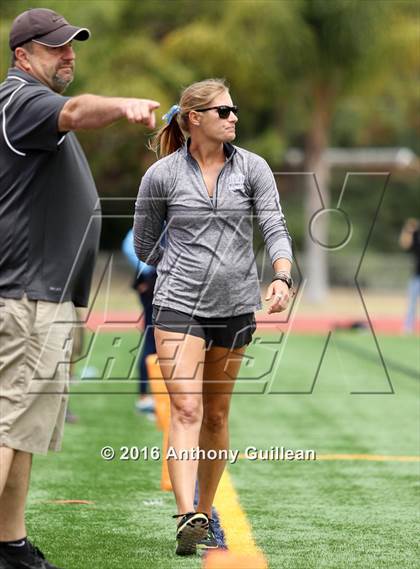 Thumbnail 3 in Corona Del Mar vs. Mater Dei (CIF OC Semifinal) photogallery.