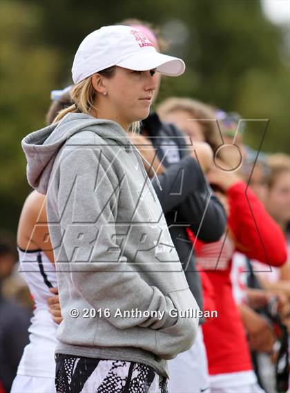 Thumbnail 3 in Corona Del Mar vs. Mater Dei (CIF OC Semifinal) photogallery.