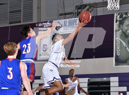 Thumbnail 3 in Christian Brothers vs. Sacramento (St. Hope Elite Classic) photogallery.