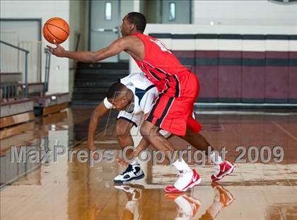 Thumbnail 3 in Huntington vs. Bellaire  (McDonalds Texas Invitational) photogallery.