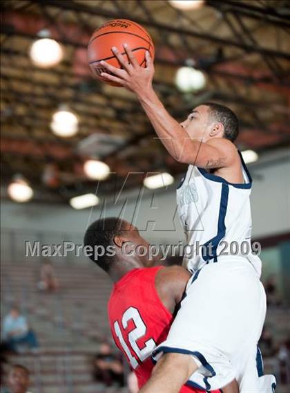 Thumbnail 2 in Huntington vs. Bellaire  (McDonalds Texas Invitational) photogallery.