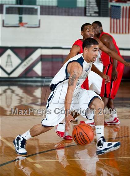 Thumbnail 3 in Huntington vs. Bellaire  (McDonalds Texas Invitational) photogallery.