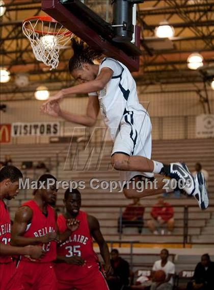 Thumbnail 1 in Huntington vs. Bellaire  (McDonalds Texas Invitational) photogallery.