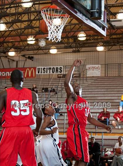 Thumbnail 1 in Huntington vs. Bellaire  (McDonalds Texas Invitational) photogallery.