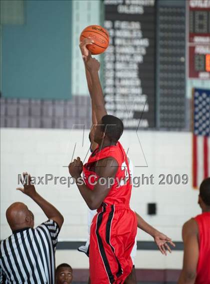 Thumbnail 2 in Huntington vs. Bellaire  (McDonalds Texas Invitational) photogallery.