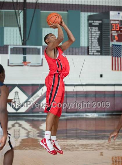 Thumbnail 2 in Huntington vs. Bellaire  (McDonalds Texas Invitational) photogallery.