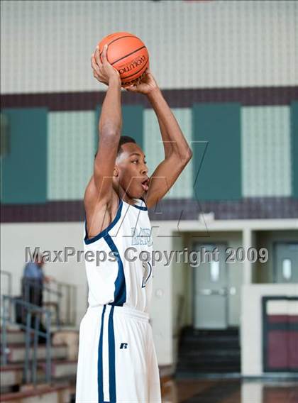 Thumbnail 3 in Huntington vs. Bellaire  (McDonalds Texas Invitational) photogallery.