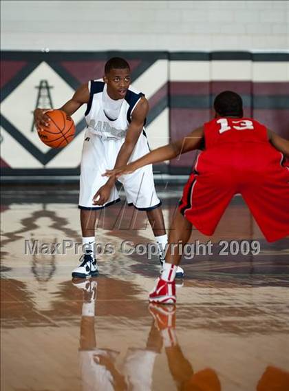 Thumbnail 2 in Huntington vs. Bellaire  (McDonalds Texas Invitational) photogallery.