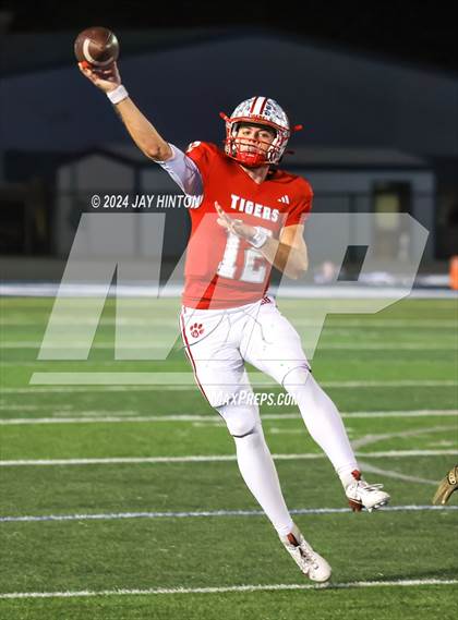 Thumbnail 2 in Glen Rose vs. Eagle Mountain (UIL Football 4A Division II Bi-District) photogallery.
