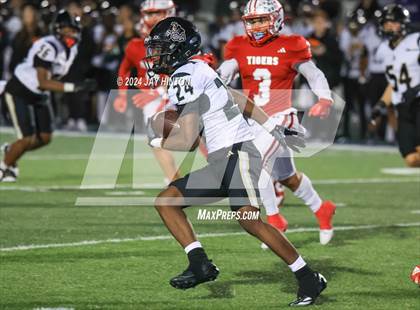 Thumbnail 3 in Glen Rose vs. Eagle Mountain (UIL Football 4A Division II Bi-District) photogallery.