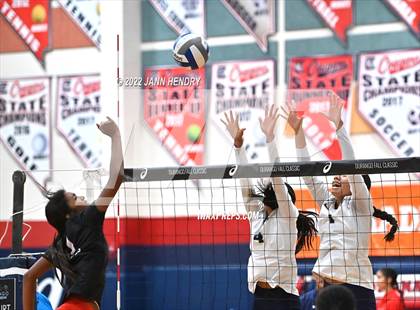 Thumbnail 2 in Harvard-Westlake vs .Kamehameha Hawai'i (Durango Fall Classic) photogallery.