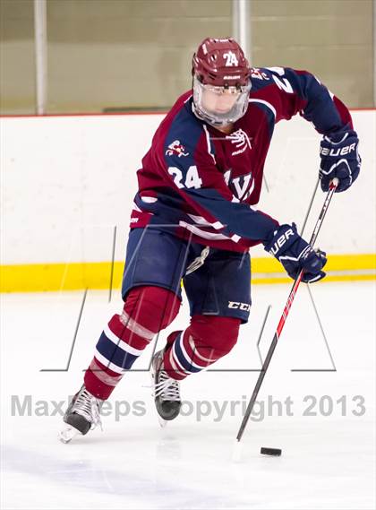 Thumbnail 3 in Kent School vs. Avon Old Farms (Avon Old Farms Christmas Classic) photogallery.