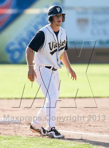 Thumbnail 2 in Victor vs. Fairport (Section 5 Class AAA/AA Crossover) photogallery.