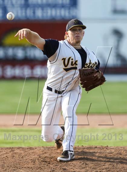 Thumbnail 3 in Victor vs. Fairport (Section 5 Class AAA/AA Crossover) photogallery.
