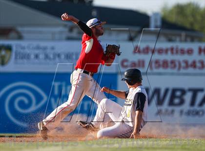 Thumbnail 2 in Victor vs. Fairport (Section 5 Class AAA/AA Crossover) photogallery.