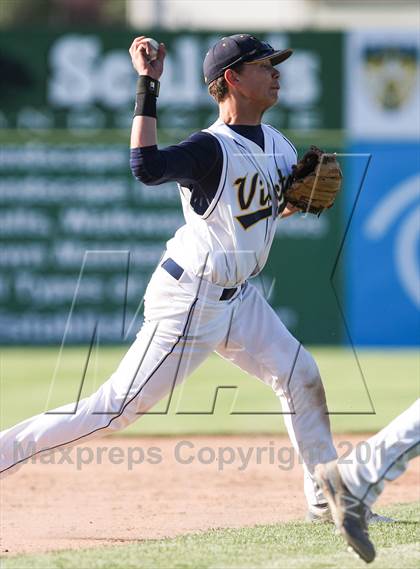 Thumbnail 1 in Victor vs. Fairport (Section 5 Class AAA/AA Crossover) photogallery.