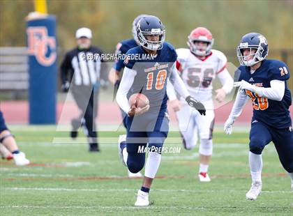 Thumbnail 2 in Stanwood vs Eastside Catholic photogallery.