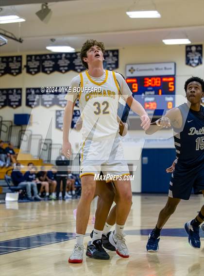 Thumbnail 3 in Ventura vs Bakersfield (Santa Barbara Holiday Classic) photogallery.