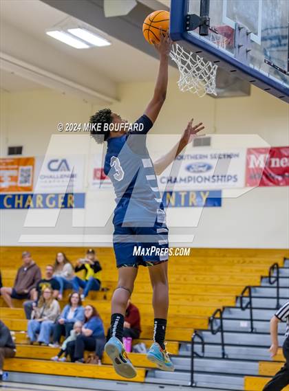 Thumbnail 1 in Ventura vs Bakersfield (Santa Barbara Holiday Classic) photogallery.