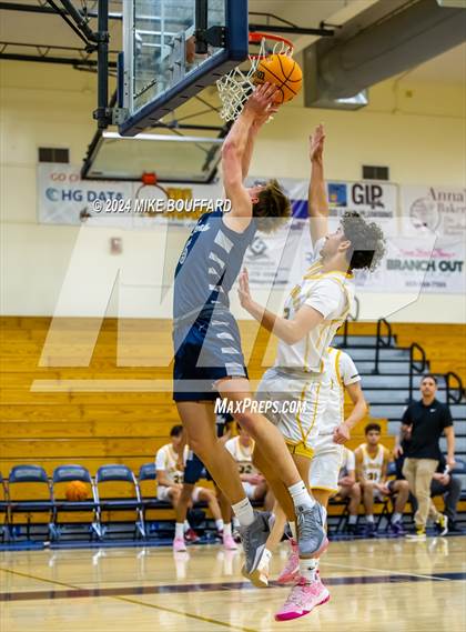 Thumbnail 2 in Ventura vs Bakersfield (Santa Barbara Holiday Classic) photogallery.