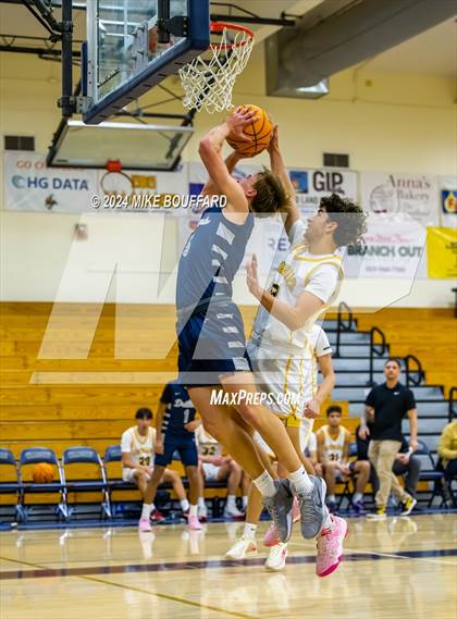 Thumbnail 1 in Ventura vs Bakersfield (Santa Barbara Holiday Classic) photogallery.