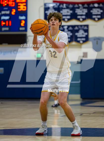 Thumbnail 1 in Ventura vs Bakersfield (Santa Barbara Holiday Classic) photogallery.