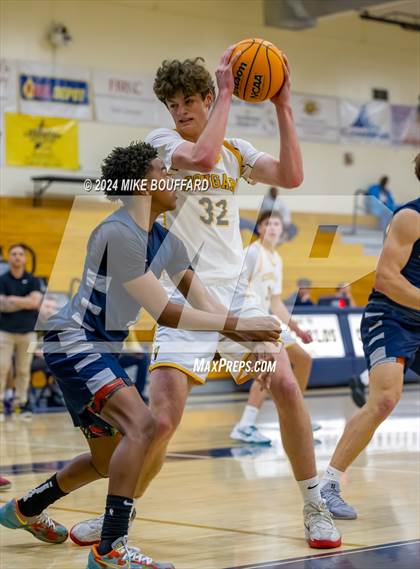 Thumbnail 3 in Ventura vs Bakersfield (Santa Barbara Holiday Classic) photogallery.
