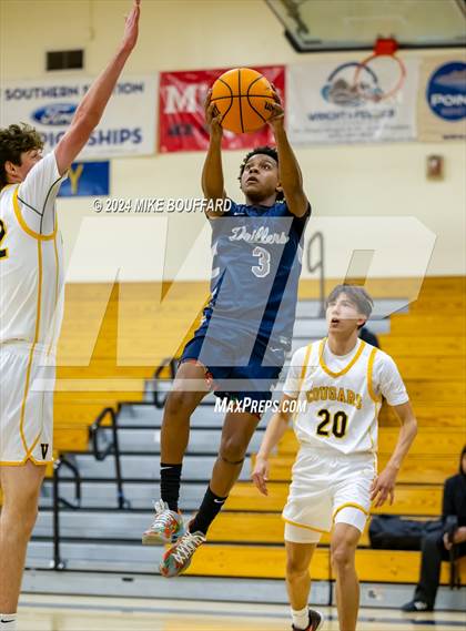 Thumbnail 2 in Ventura vs Bakersfield (Santa Barbara Holiday Classic) photogallery.
