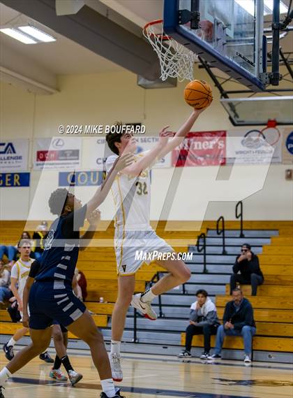 Thumbnail 2 in Ventura vs Bakersfield (Santa Barbara Holiday Classic) photogallery.